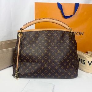 LV Monogram Artsy MM